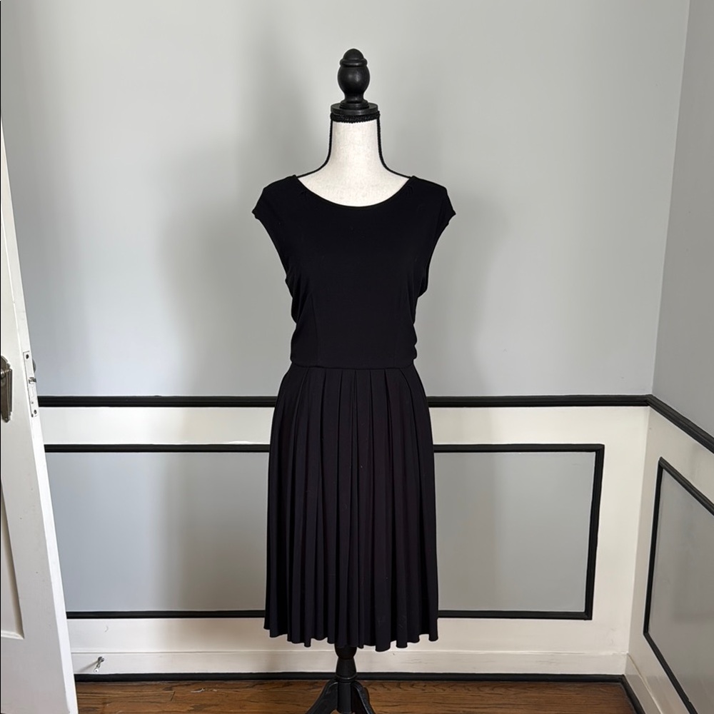 Barneys New York Black Pleated Midi T-shirt Dress